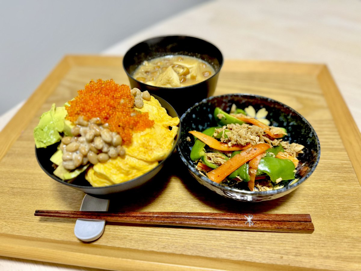 jeshiko_study's tweet image. 🍚今日の回復ごはん
発芽酵素玄米に、
アボカド・納豆・卵・とびこをのせた
“かんたん回復プレート”です😋✨

手軽なのにHPもMPも
そっと戻ってくる感じ…🫶

このあと、ゆるっと徴収法すすめます📖💛

#restartquest #ひとりごはん #おうちごはん #かんたんごはん