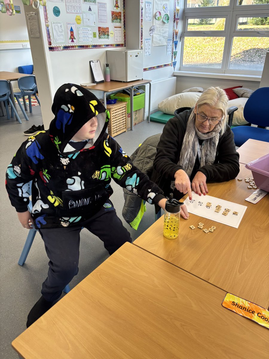 MrMcInnes3's tweet image. 🔤✨ Today in Bruce Class, we were working on our “P” spelling sounds and had great fun building our words using Scrabble keys! 🎲📚 A playful way to make phonics fun and hands-on! 👏 @riversidewdc #LiteracyLearning #PhonicsFun #ASNeducation
