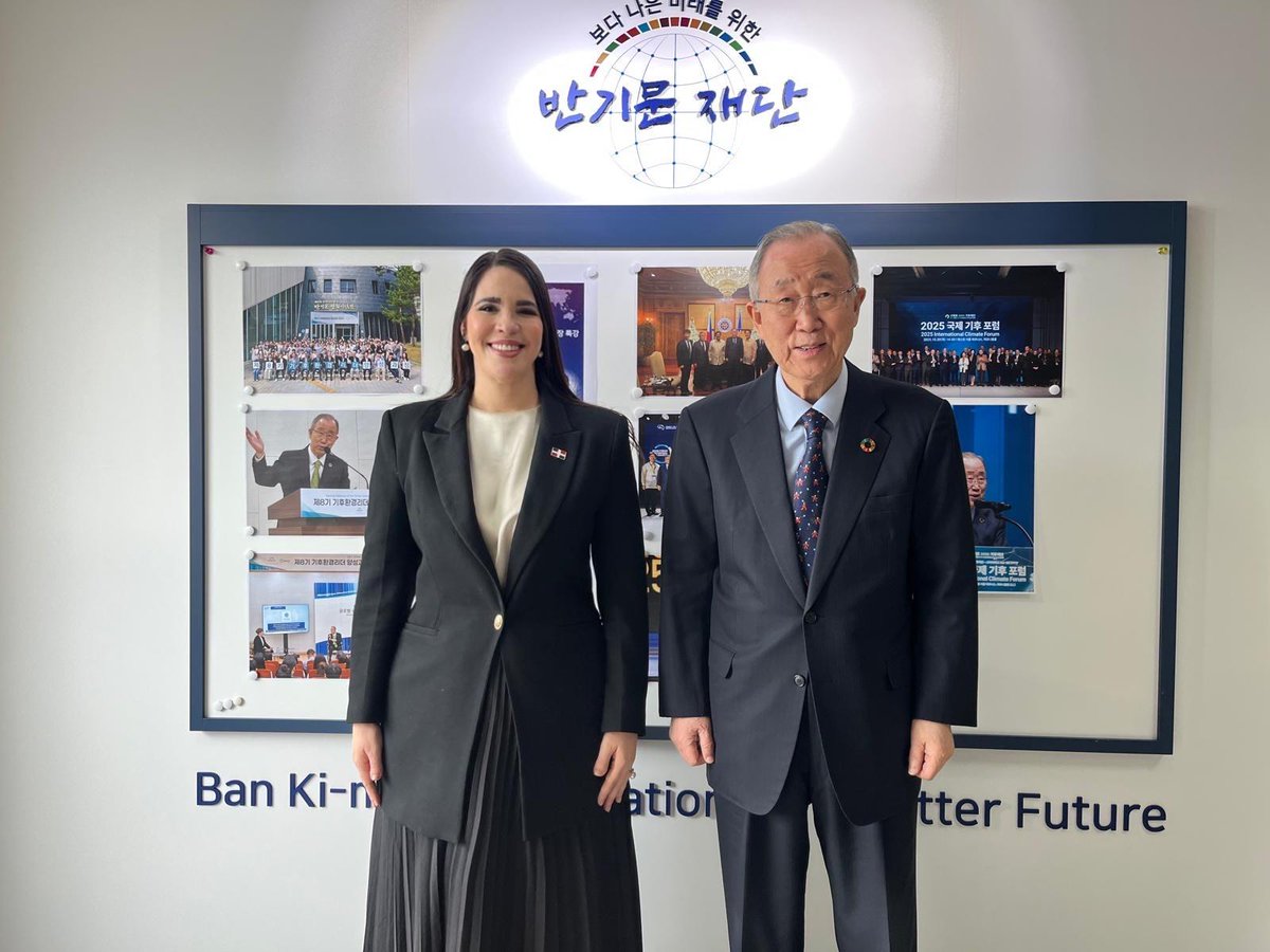 RDenCorea's tweet image. Reunión de alto nivel con Ban Ki-moon 🇩🇴🤝🇰🇷 La Embajadora Angie Martínez conversó sobre una posible visita a RD y fortalecer la colaboración con el GGGI, promoviendo un crecimiento verde en más de 50 países. También participaron Dave H. King, Yesenia Antigua y Nelson Ortega.