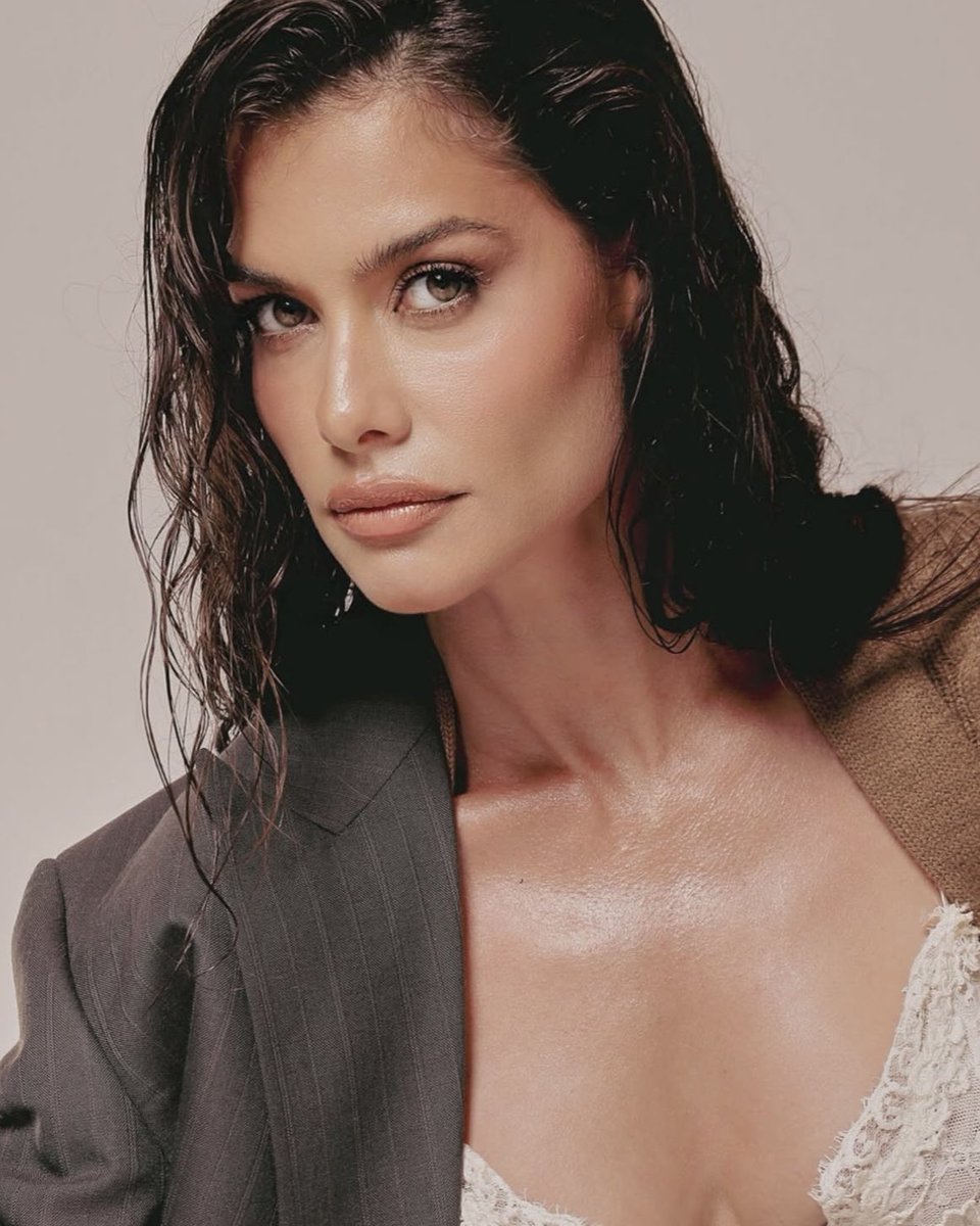 artbr3eze's tweet image. nessa skin aqui a alinne moraes comeria mais sapatão que a sandrão em tremembé