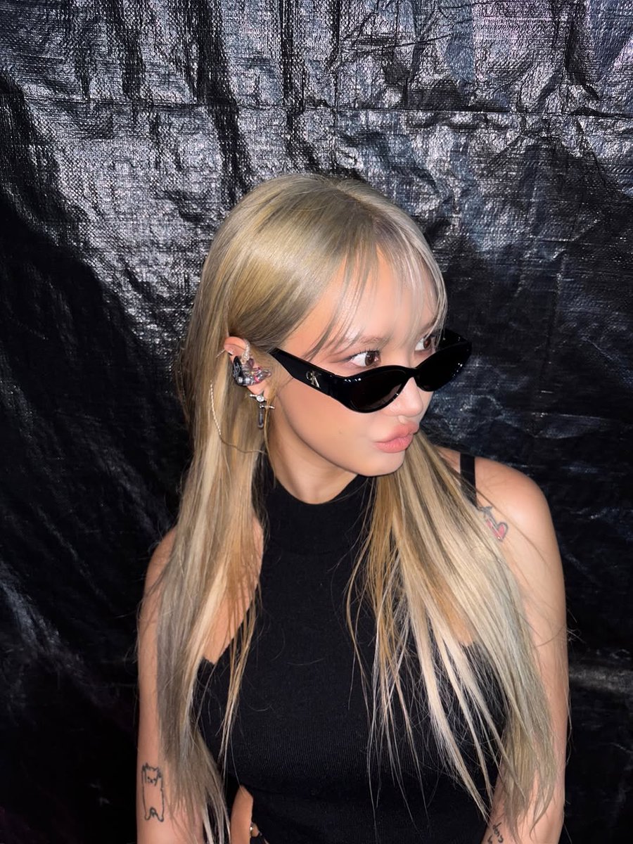 2025.11.19
ELLY IG x_xellybabyx

Y’all know I love you vietnam..iiiight??!🧚🏽🩶✨🫧🤍
#waterbombhochiminhcity