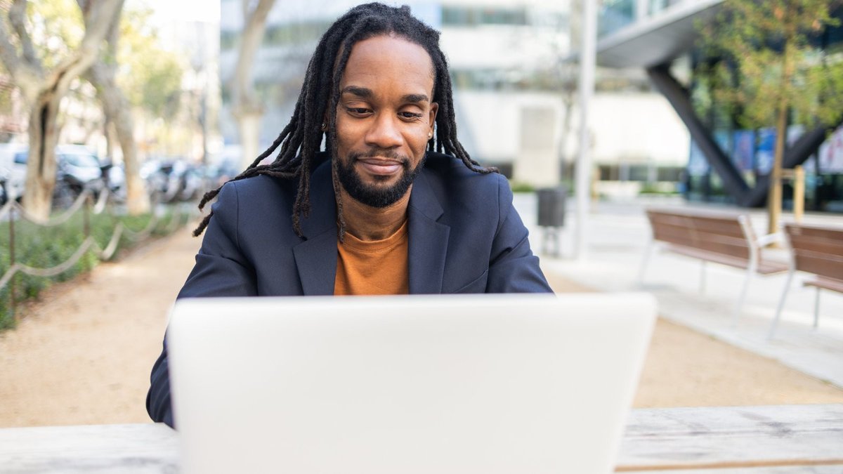 Media_Trust's tweet image. Join us TOMORROW for our &apos;What is framing?&apos; masterclass 🖼️

From 10am, we will be helping you to understand the role of beliefs, narratives and framing in social and environmental change.

Sign up for free:
bit.ly/49zXElN