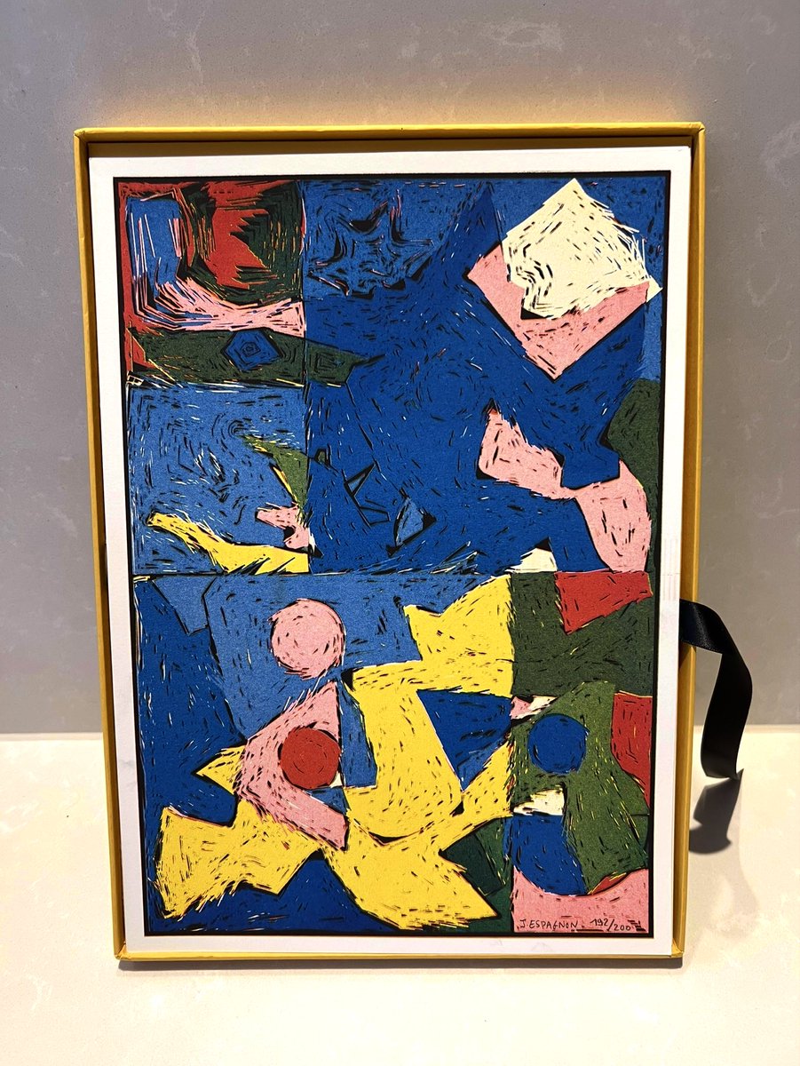 0xRodo's tweet image. Received the CODE+MATTER portfolio today. Impressed with the high quality presentation. 

CODE+MATTER features works by Alexis André, Julien Espagnon, William Mapan and Florian Zumbrunn and is limited to 200 editions.

There are still a few available. I&apos;ll link it below.