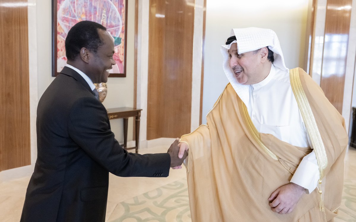 Image for the Tweet beginning: وزير شؤون الديوان الأميري الشيخ