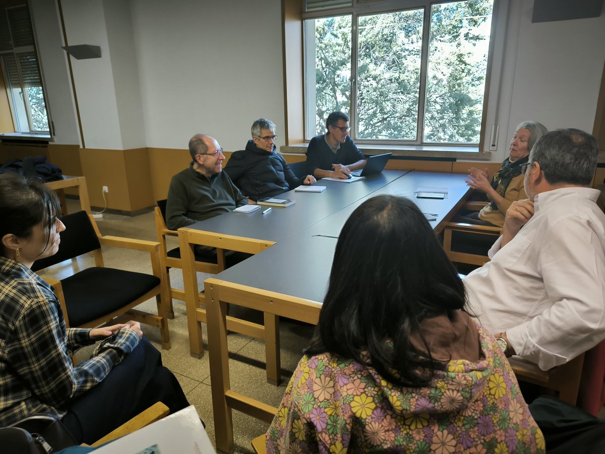 La_UPM's tweet image. 📖Compartir la afición por la lectura e intercambiar opiniones en torno a los libros: el Club Literario #UPM se ha reunido presencialmente en #ETSAM, en una actividad dentro de #UPMConecta.
📩Más info del Club en felipe.jimenez@upm.es
¡Seguimos en UPM Conecta!
#somosUPM