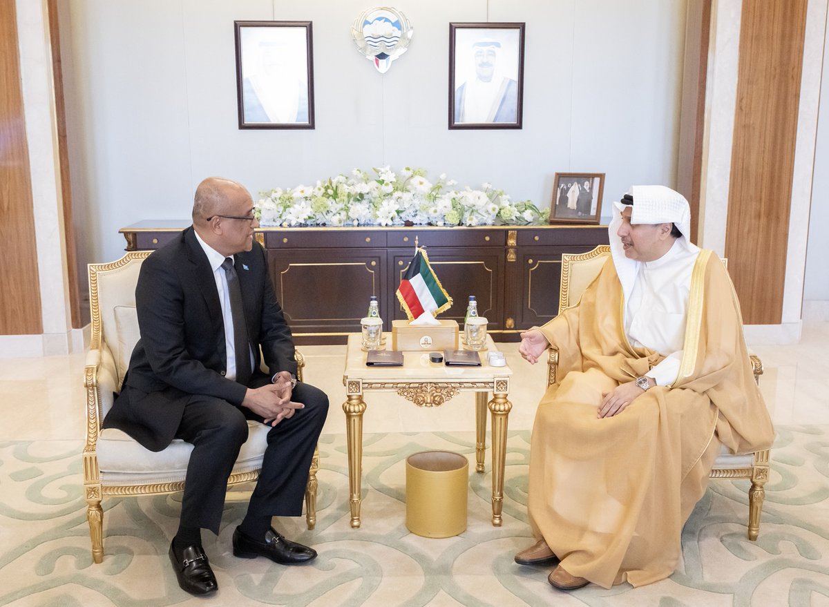 Image for the Tweet beginning: وزير شؤون الديوان الأميري الشيخ