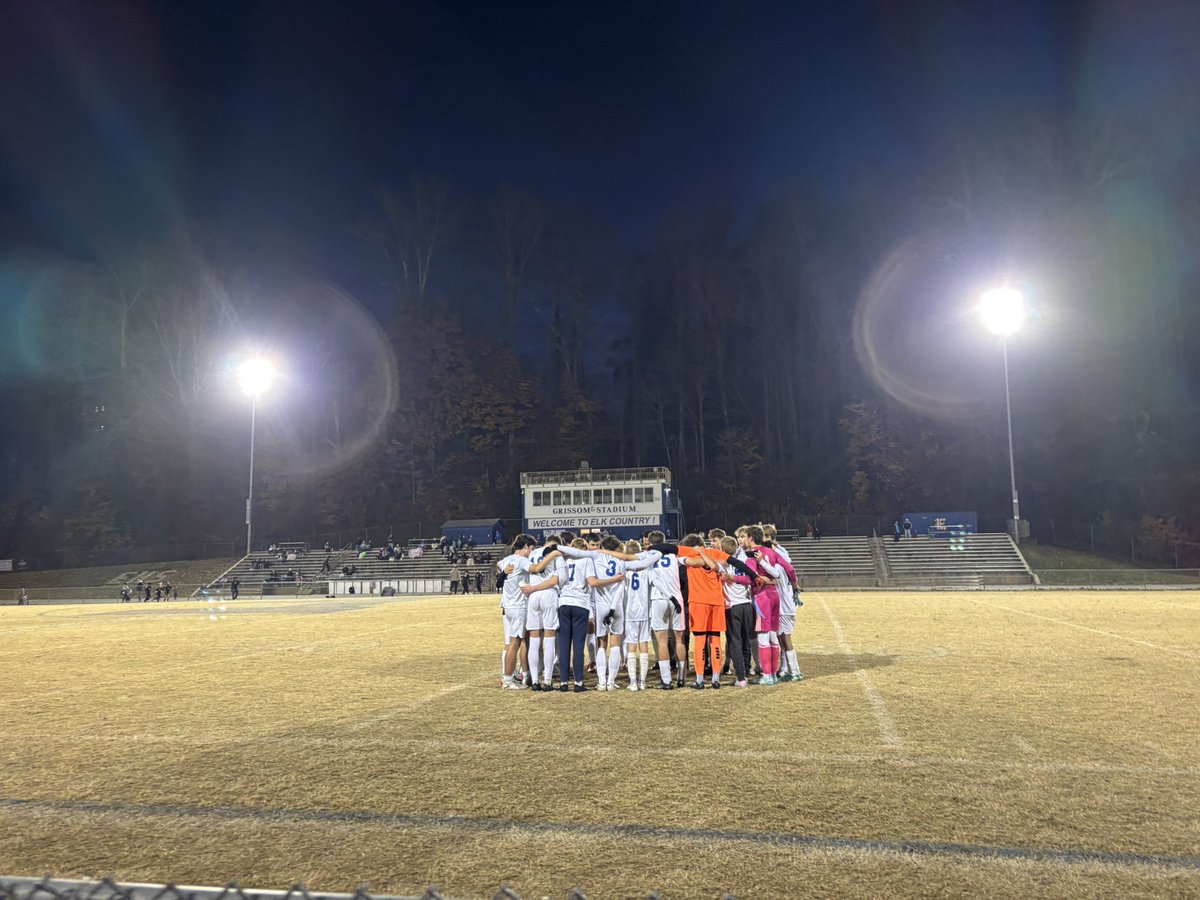 CSD_athletics's tweet image. Congrats to our Men’s Soccer team on a very successful season! Getting to the Regional finals, competing for 110 mins then going to PKs shows the grit and dedication these boys gave to 1 another.  Coaches- thank you for being leaders to these young men! 
Spartan Nation is strong!