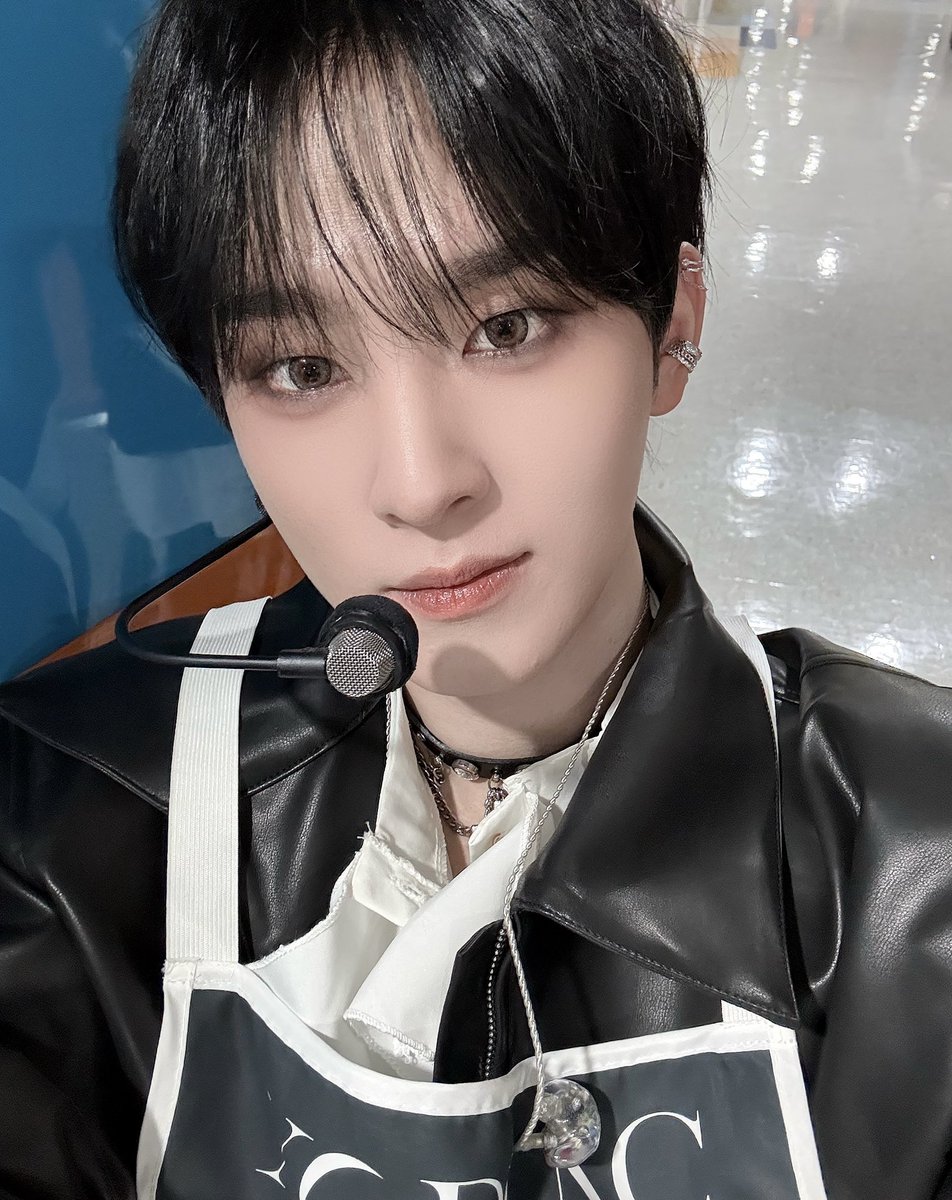 XODIAC_MEMBERS's tweet photo. [#현식] 

쏘블리~ 쇼챔 봤어?! 오늘 재밌었어 🥺🫂

#XODIAC #소디엑 #HYUNSIK #현식 https://t.co/IqJETDyfZr
