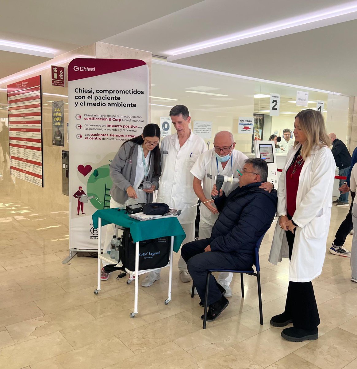 🩺🫁Jornada dedicada al Día Mundial de la Enfermedad Pulmonar Obstructiva Crónica (EPOC) en el vestíbulo de <a href="/GVADrPeset/">DS Doctor Peset</a>.

El servicio de Neumología ha realizado espirometrías y ha ofrecido consejos para prevenirla y tratarla a tiempo.

🔗 + INFO en el link doctorpeset.san.gva.es/es/-/l-hospita…