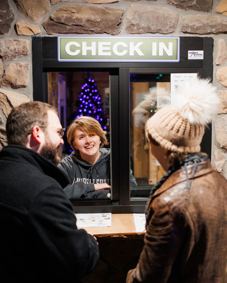 RefreshingMount's tweet image. Have you reserved your spot for the Christmas Light Experience yet? ✨

🎄 Special Offer: Our first two weekends are 25% off—don’t wait, book today!

#RefreshingMountain #ZiplinesPA #ObstacleCoursePA #ChristmasLightsPA #ChristmasLightsLancaster