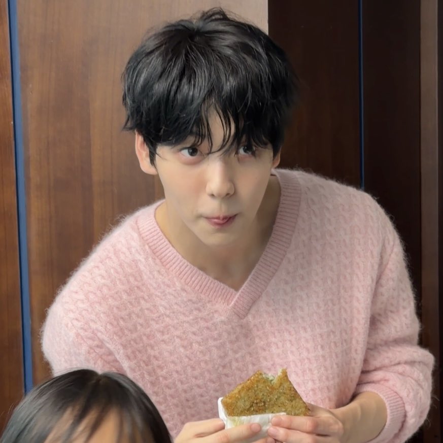ourhomesoobin's tweet photo. 🥺🥺🥺 https://t.co/GxYlpd5VuK