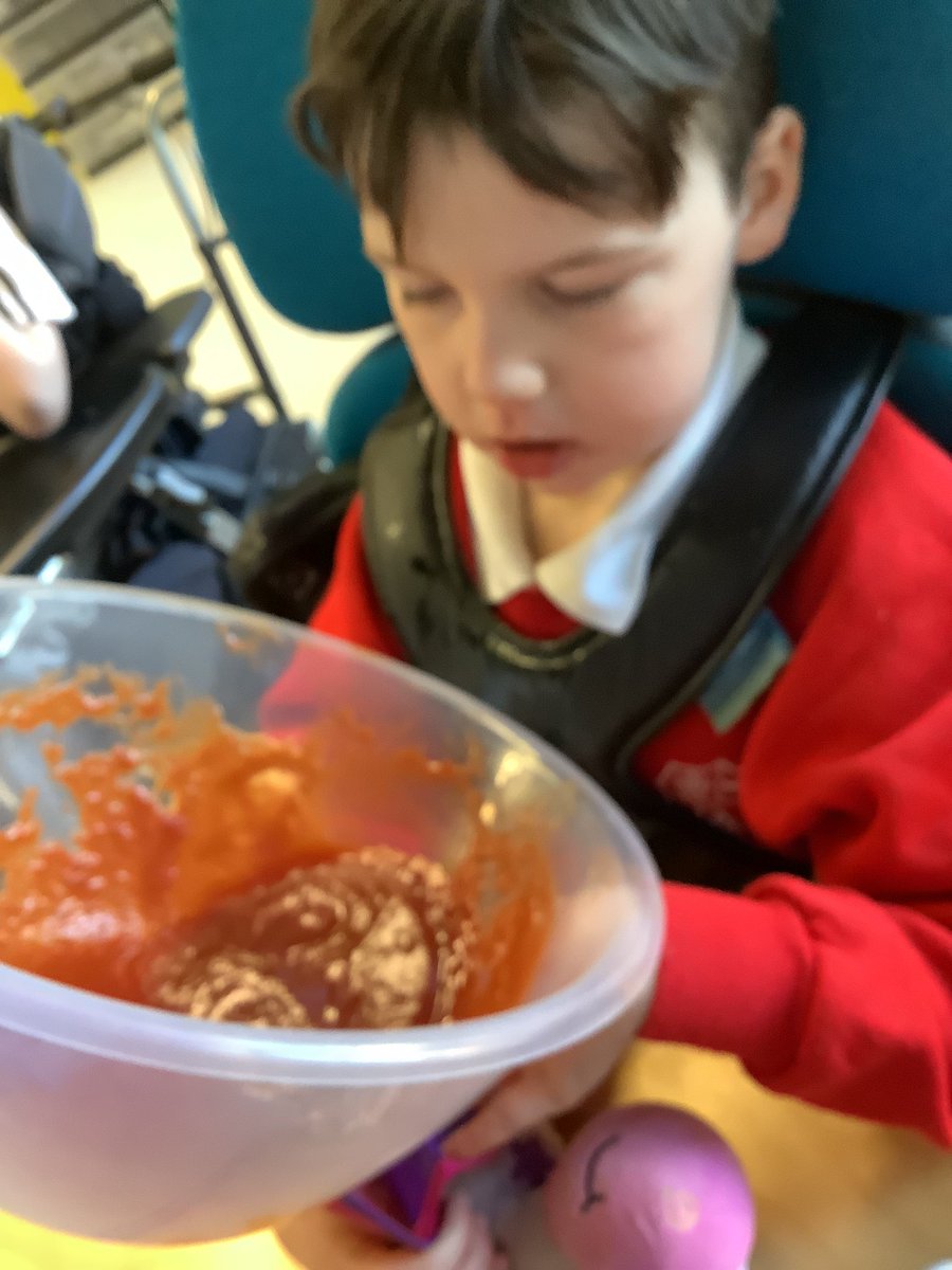 Encountering Ketchup during sensory work. <a href="/DrumparkBadgers/">Drumpark Badgers</a> <a href="/drumparkprimary/">Drumpark</a>