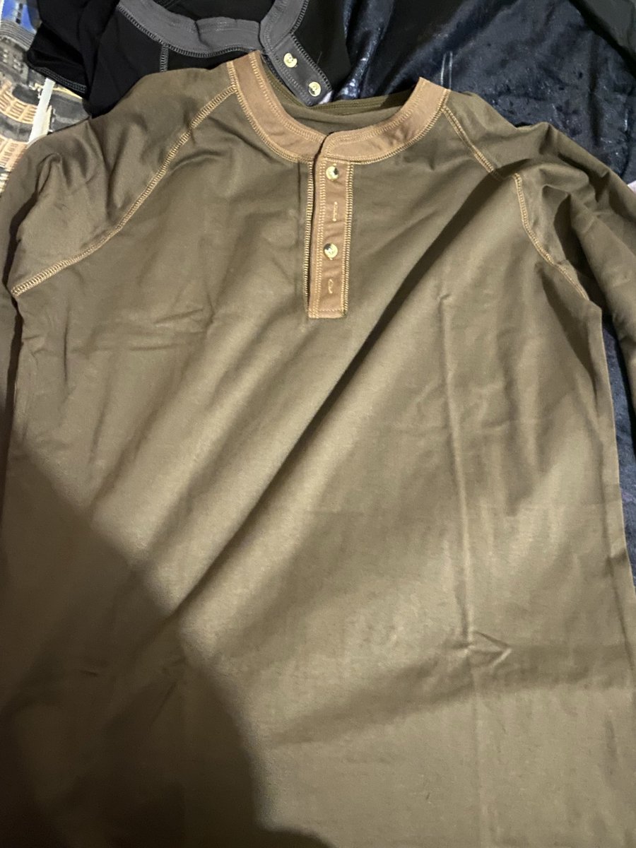 RichardMP1979's tweet image. Picked up 3 new long-sleeve tops from Temu — comfy, clean and perfect for the colder days. Really impressed with the fit and the material for the price. Definitely adding these into the weekly rotation! 👕✨

#TemuFinds #TemuHaul #LongSleeveStyle #MensFashion #OutfitUpdate