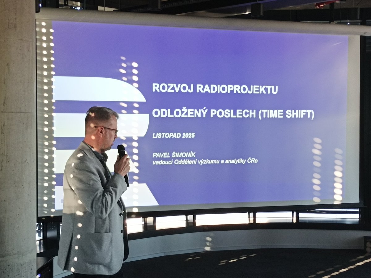 Denně poslouchalo rádio ve 2. a 3. kvartálu 2025 přibližně 50 % obyvatel ve věku 12 až 84 let, přičemž ve vedení je Radiožurnál. Na podrobnější výsledky aktuálního Radioprojektu se můžete podívat na naší stránce.
median.eu/.../11/RP_prez…