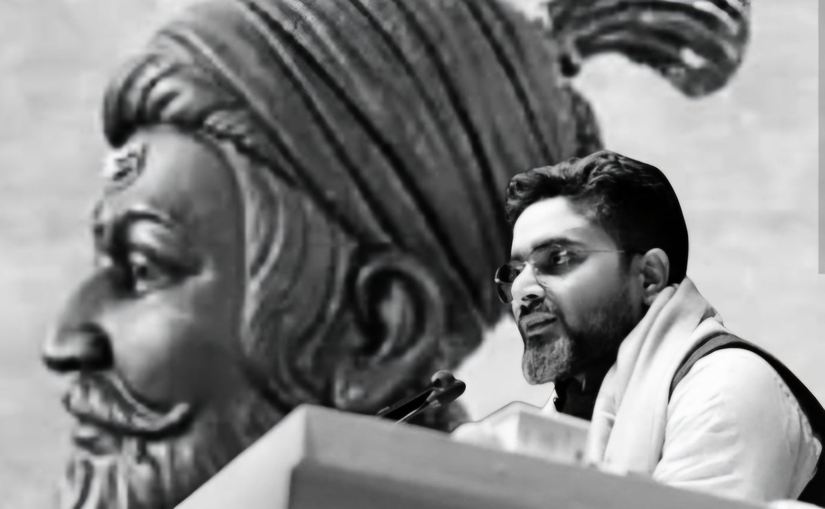 मैं  पुरुष  मनु  पुत्र  वीरता  का  वाहक 
मुझमें समाहित शक्ति व संघर्ष व्यापक, 
हारना अनुचित निराशा पाप है मेरे लिए 
घोर  दुष्कर्म  दुःख  संताप  है  मेरे  लिए।
6 वर्ष के हमारे सुपुत्र विश्रुत जी ने फोन पर बधाई देते हुए बताया कि आज विश्व पुरुष दिवस (World Men's Day) है। संयोग से