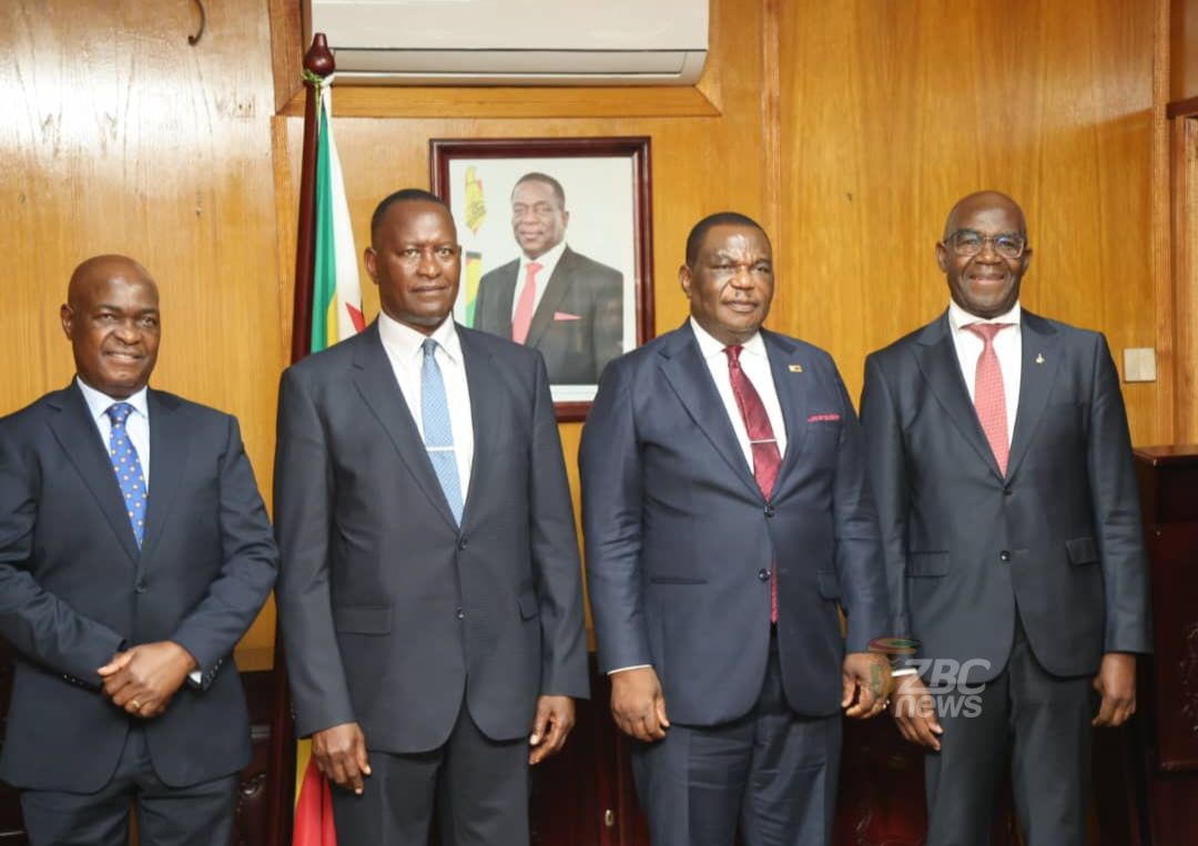 The Cdes have bade Farewell to the Vice President of Zimbabwe, Rtd General Chiwenga.

Farewell Theeee Cdes!!!