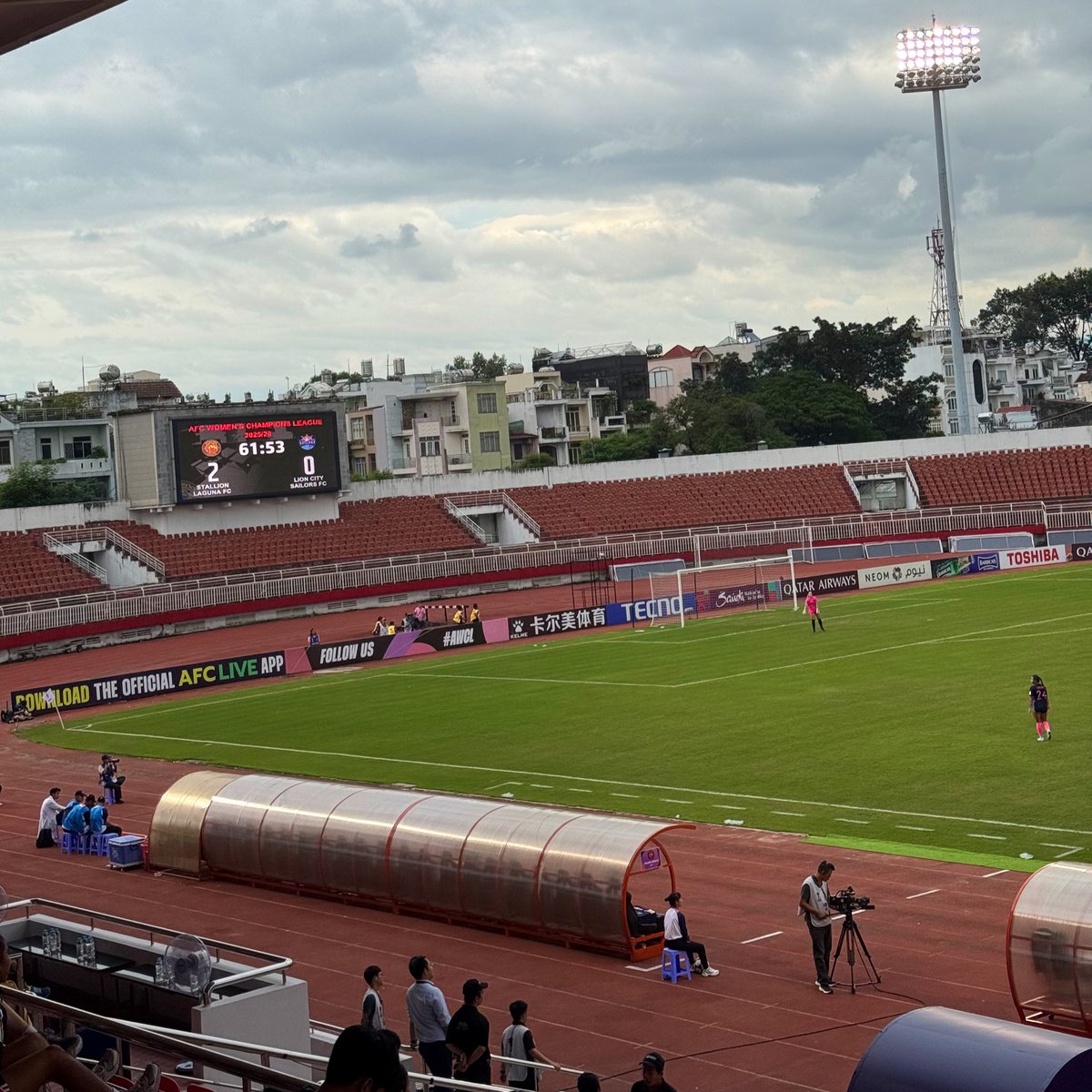 Wasn’t expecting to attend a Women’s Asian Champions League game on my travels but we take it! At the big Thống Nhất Stadium in Ho Chi Minh. Free entry but no refreshments for fans. Stallion from the Philippines defeating LCS from Singapore. 

#AWCL #STAvLCS