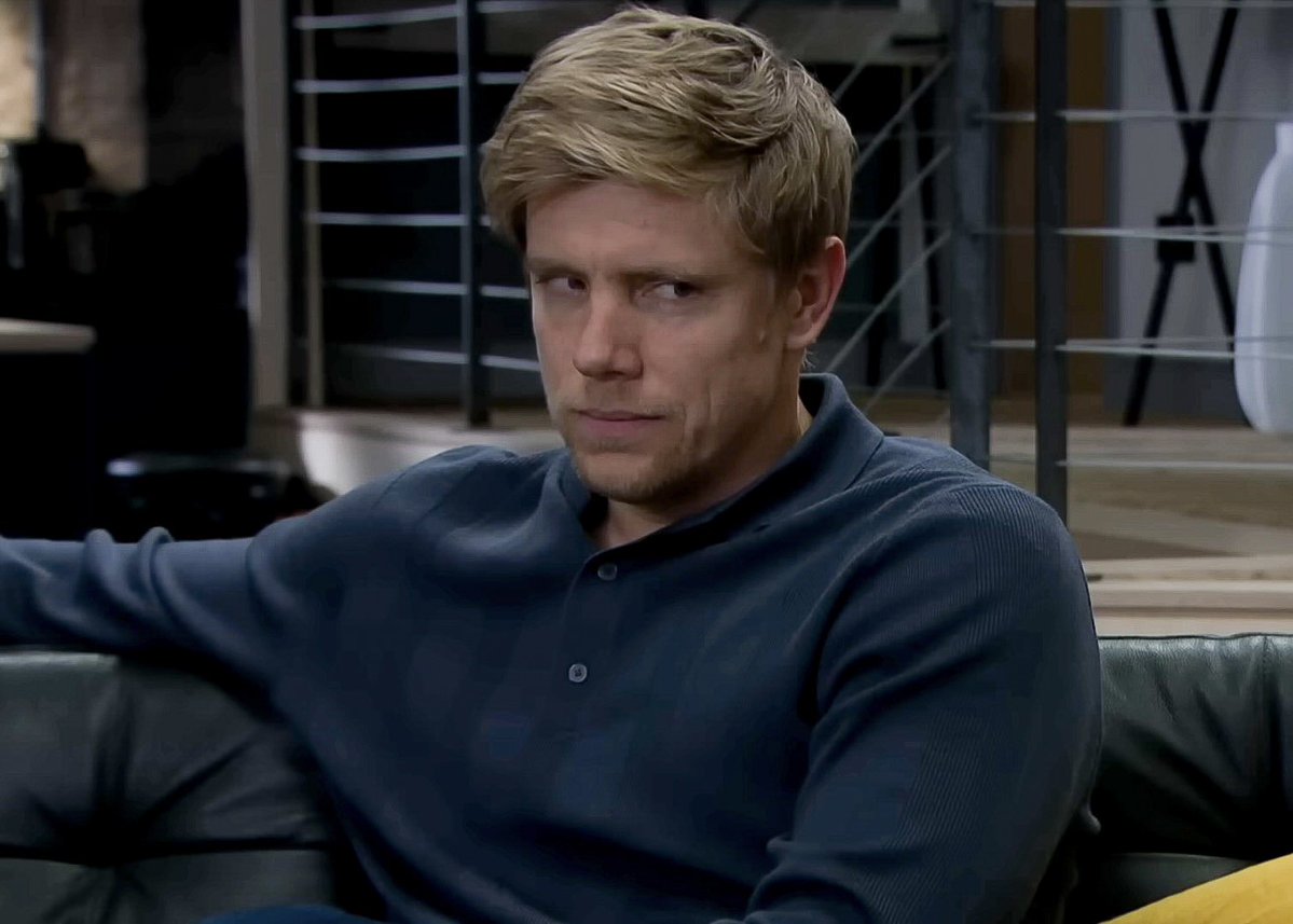 xobridiee's tweet image. some things just never change