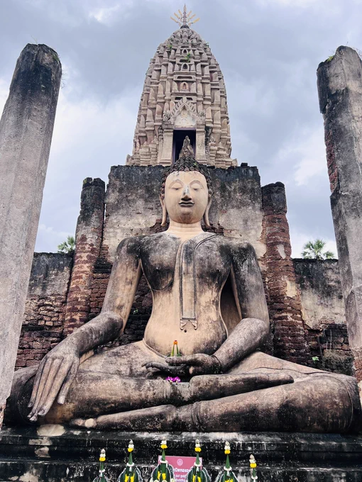 ワット プラシー ラタナ マハータート ラーチャ ウォラウォハーン วัดพระศรีรัตนมหาธาตุราชวรวิหาร ศรีสัชนาลัย シーサッチャナーライ歴史公園からちょっと外れたところにある遺跡。別途入場料50バーツ取られたが、遺跡感満載で見応えありました。