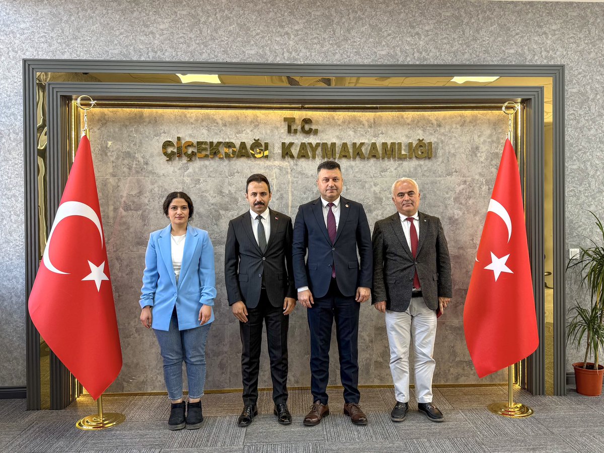 CicekdagiK's tweet photo. Kırşehir Aile ve Sosyal Hizmetler İl Müdürü Sayın Serkan SAĞLAM ve beraberindeki heyet, Kaymakamımız Sayın Durdu Yavuz ÖĞÜT’ü makamında ziyaret ederek hayırlı olsun dileklerinde bulundu. https://t.co/TiMhCAumAY