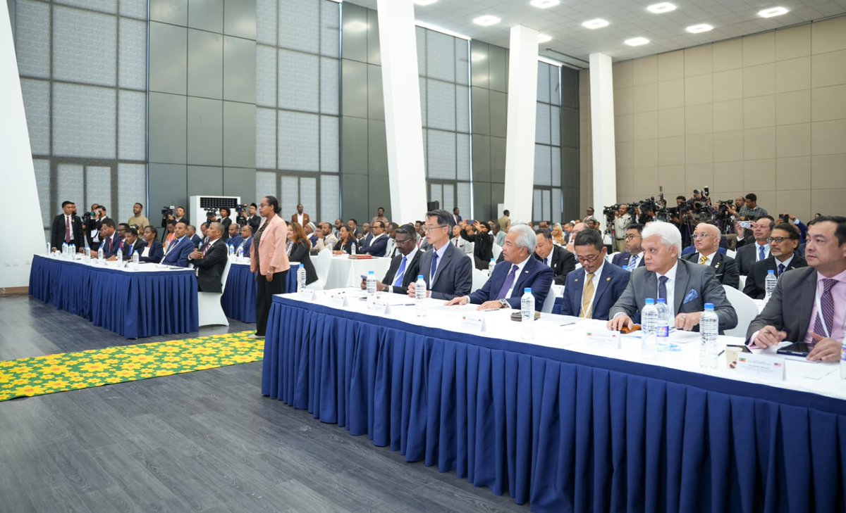 MFAEthiopia's tweet image. The first Ethio- Malaysia high-level business forum was held in Addis Ababa today. The event was graced by President Taye Aske Selassie and the Prime Minister of Malaysia, Dato&apos; Seri Anwar Ibrahim, who arrived in Addis Ababa yesterday for a three-day official visit. The visit…