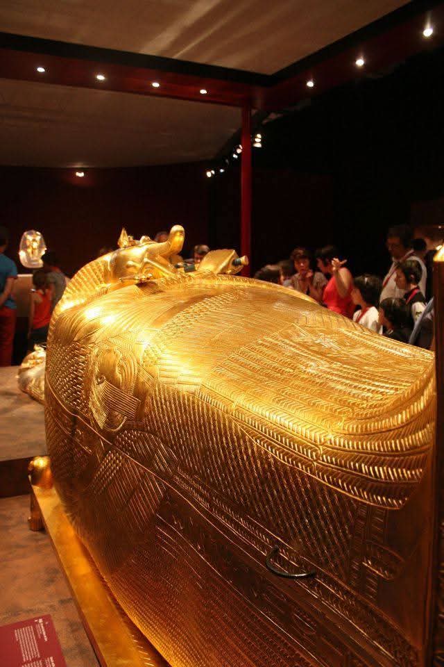 yamasryaomy22's tweet image. The hieroglyphics on the shrine contain inscriptions related to the #pharaoh&apos;s life and the #ancient #Egyptian afterlife beliefs. 
#TutankhamunTreasures
#GrandEgyptianMuseum 
#thisisegypt
#egypt_is_calling
#مصر_ملوك_وملكات 👑 🇪🇬
#مصر_معشوقتي🇪🇬💞 ومعشوقة الكون