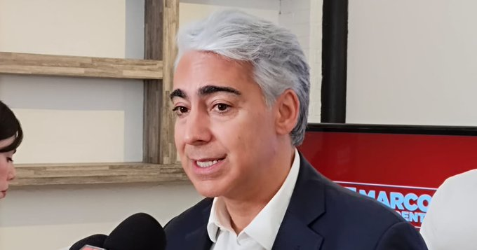 PESP2022's tweet image. La cara de @marcoporchile lo dice todo, no es por perder porque ya lo sabía, es por la reducida votación que le da una baja devolución y queda con tremenda deuda. Pobre Karen.