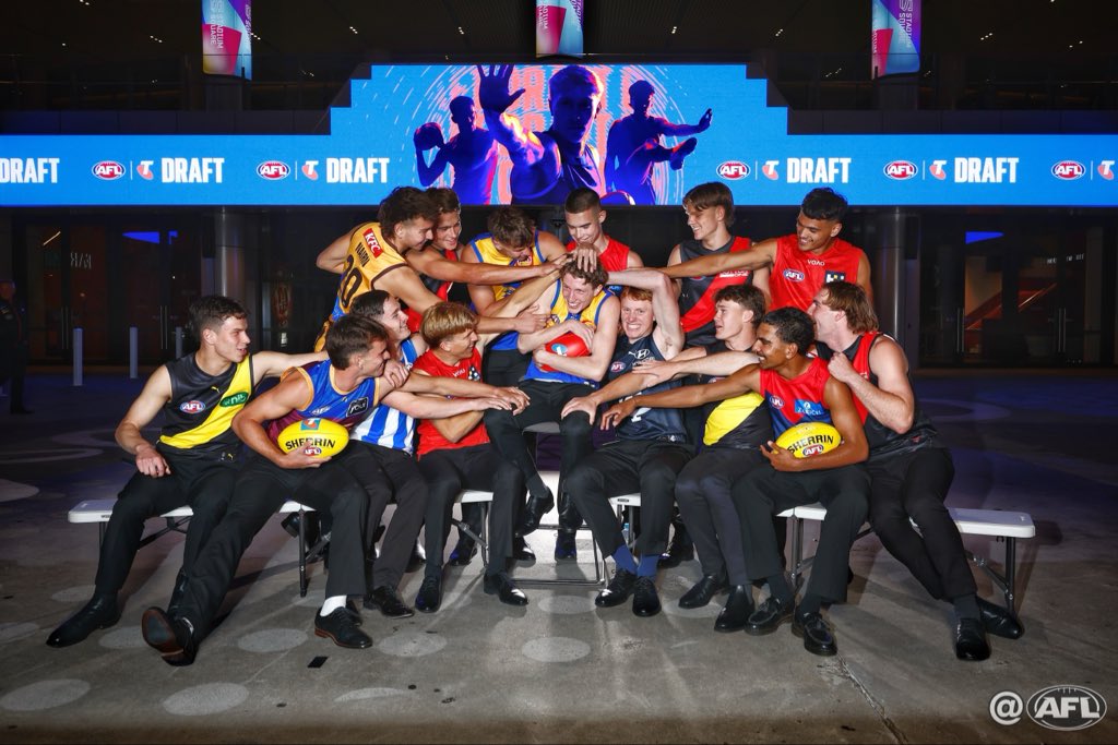 Class of ‘25 🎓 #AFLDraft