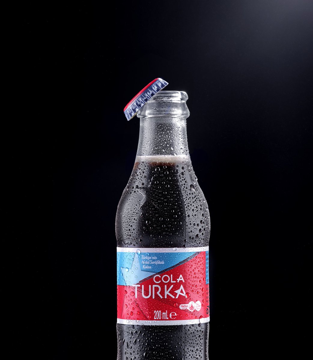 O anı bilirsin; kapak açılır, o tanıdık ses yayılır… #ColaTurka ile mutluluk seni sarar ve huzur tam da orada başlar. 😊