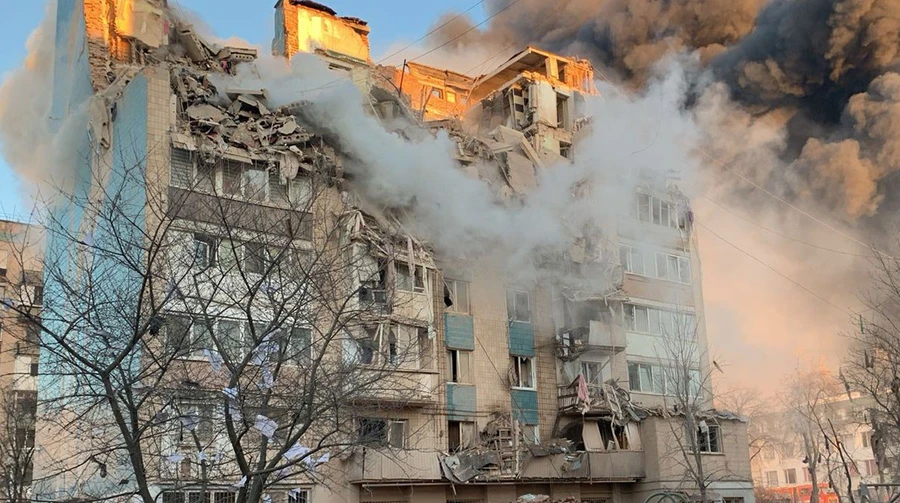 logvynenko's tweet image. 20 people were killed this morning in Ternopil, Ukraine. russia chose to bomb a residential neighborhood just 180 km from the EU border.