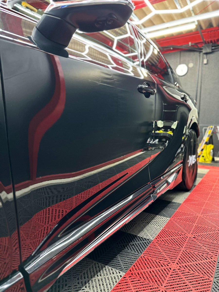 11/7~9
LEXUS RX

✓XPEL Fusion Plus CLASSIC
   セラミックコーティング

キーパーの中でも最上級のコーティングであります、EXキーパーではなく
今回はXPELのセラミックコーティングの方を選んで頂きました！

主な違いは2つ
1,ツヤ感
・キーパーコーティングには無い
    深みのあるツヤ感✨️