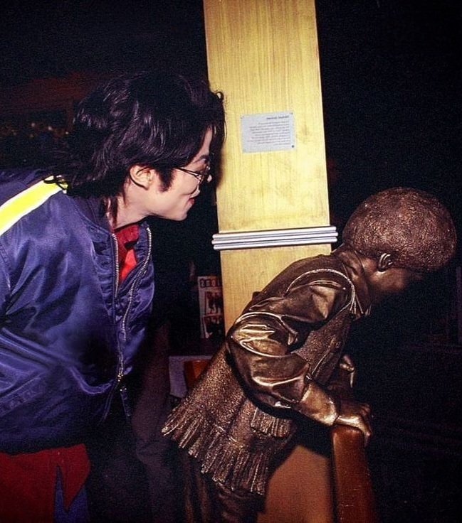 __SkyJackson__'s tweet image. I love you from the bottom of my heart ! 

#MichaelJackson