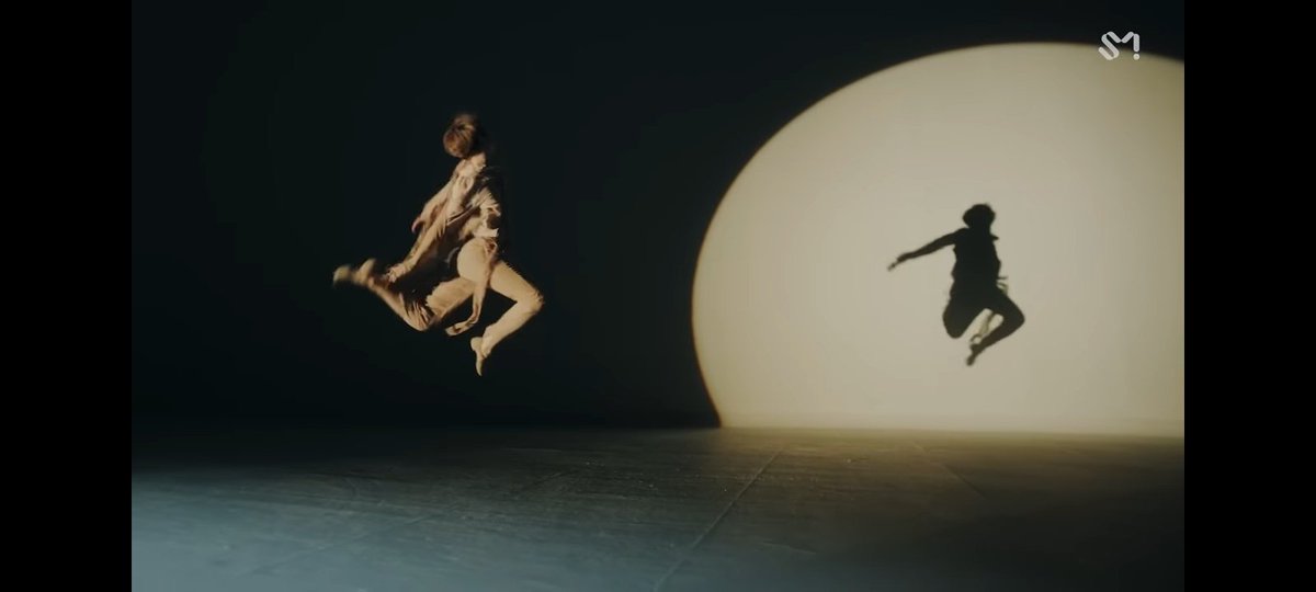 ta6v6em's tweet photo. Just Me and You
が好きです。
圧倒的なダンススキル。
光と影。
テミンが創り出す世界に引き込まれます。
#Taemdule 
#テミン #태민 #TAEMIN
#JustMeAndYou
https://t.co/ldPm3gTkVM https://t.co/76Iiy6JpKM