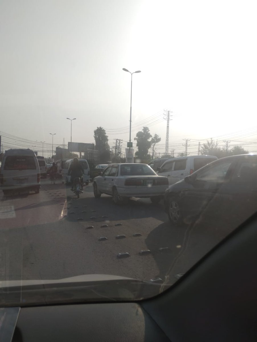 Mahnoor_sajid27's tweet image. We request our governing elite If you are this much concerned about your life &amp;amp; security that you need to block the whole city, so kindly do virtual inaugurations. We are done with these routes and protocols. 
#rawalpindi #electricbusservice