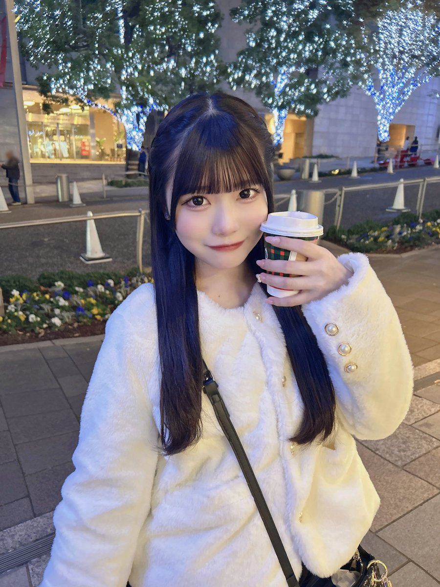 _mainyan0's tweet image. クリスマス、一緒に過ごさない？❤︎