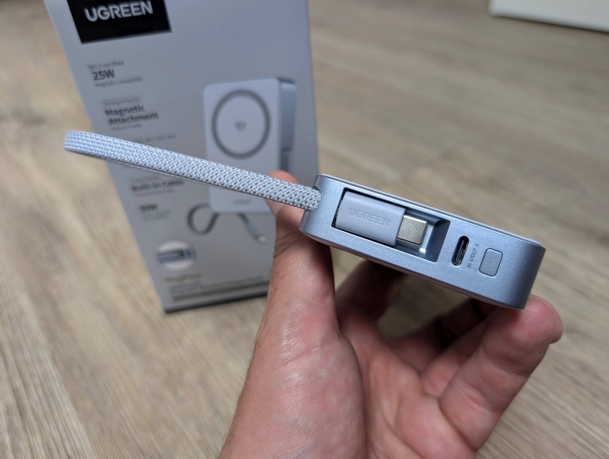 AndroidMT's tweet image. #Concours🍀
Nous faisons gagner cette batterie magnétique externe MagFlow 10.000 mAh compatible Qi2.2
🪫⚡️ 🔋
Pour participer : 
👉#RT, #like
👉#Follow @AndroidMT 
👉#Follow @UgreenFR 
👉#Tag un ami

TAS le 3 décembre 2025 🎁

Notre test : android-mt.ouest-france.fr/appareil/test-…