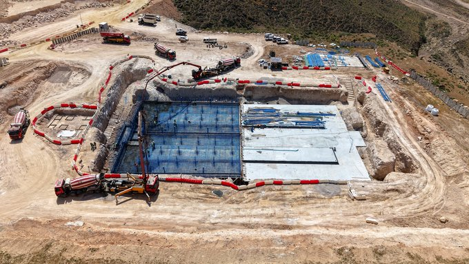 محافظة ظفار تشهد خلال العام الجاري تنفيذ حزمة من المشروعات الاستراتيجية في قطاعات المياه والكهرباء والصرف الصحي، تشمل أعمالًا منجزة وأخرى قيد التنفيذ، بتكلفة إجمالية تتجاوز 137 مليون ريال عُماني.
#ارث_راسخ_وعطاء_متجدد