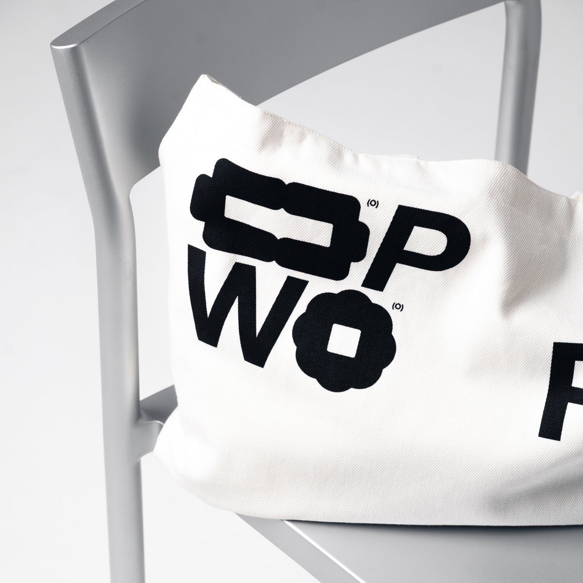 Labelworks_co's tweet image. Merch that reflects your brand!

Custom merchandise from 50 pieces only. Premium quality. Expert execution. Branded packaging.

One studio handling it all.

📥Request a free quote now at hello@labelworks.co