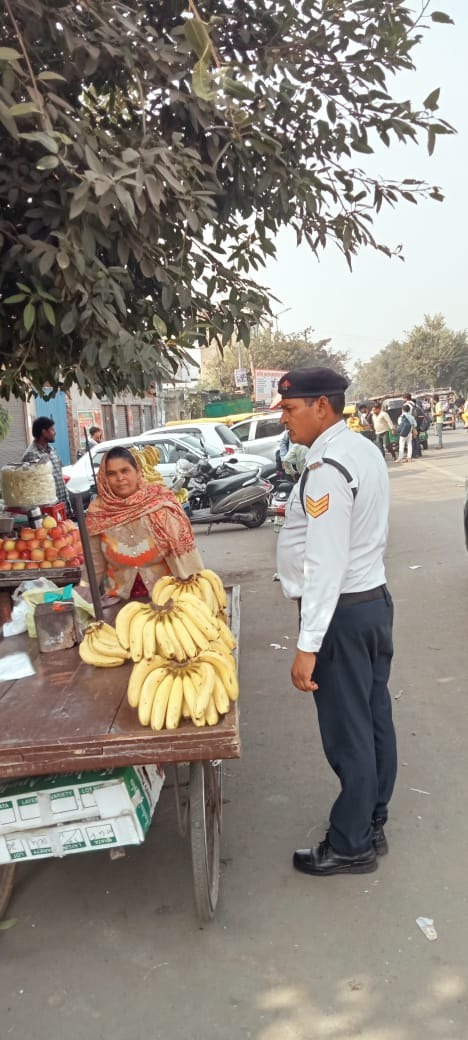 Hapur Traffic Police tweet media