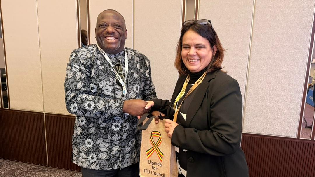 AinebyonaDalton's tweet image. Cubah Minister for telecommunications met with Executive director for Uganda communications commission.
#GoldenPosts