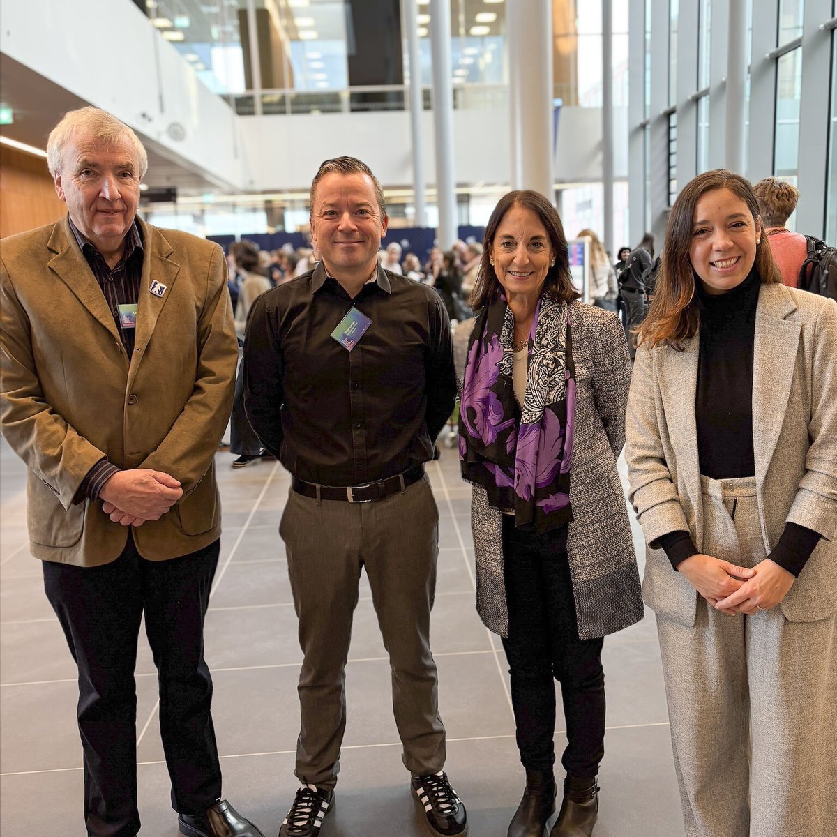 ana_luisa_neves's tweet image. This week, I joined the European Conference on Digital Health Literacy, as a keynote speaker alongside Diane Levin-Zamir, Lars Kayser and Klaus Larsen! I learned so much from the various contributions, and wanted to share a  couple examples that might be useful (1/3).