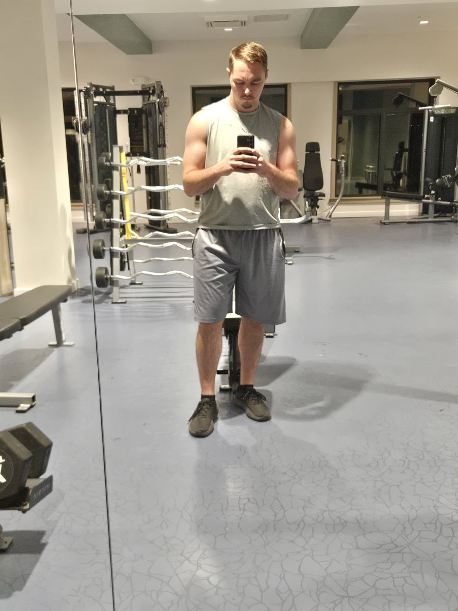 The lighting in my gym always makes my biceps look so much better than they actually are. I love it: