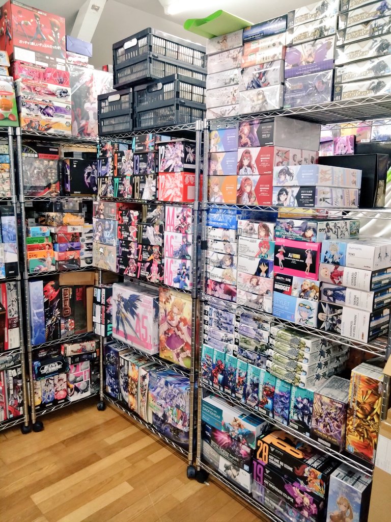 fanohito's tweet image. 40歳既婚おじさんの部屋って、これが普通だよね(8101919番煎じ