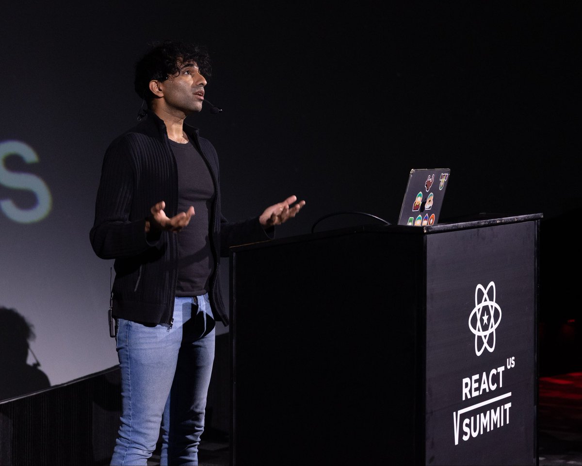 ReactSummit's tweet image. .@addyosmani on the #ReactSummitUS stage💚