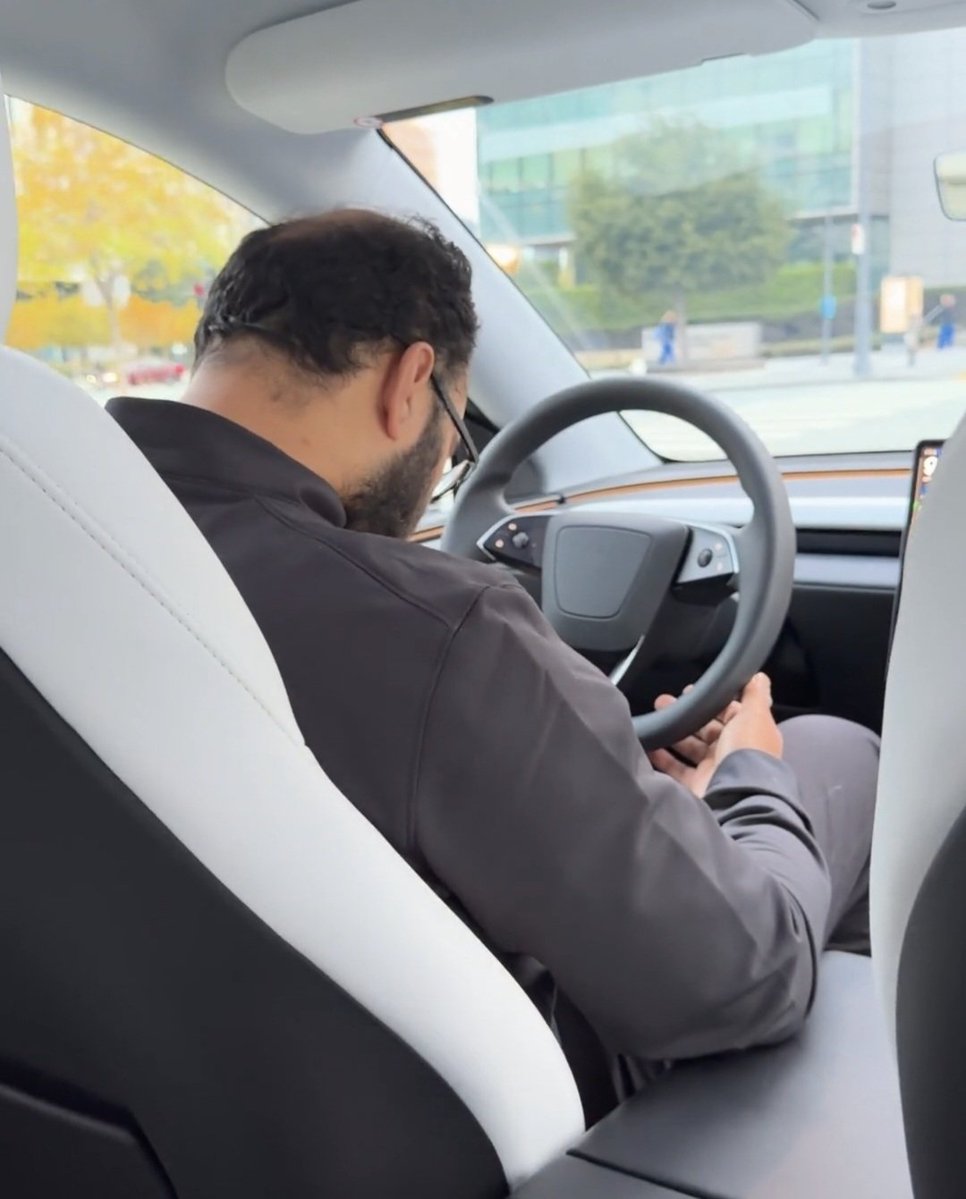 LinkN01's tweet image. Rough night?

No worries! You&apos;re Tesla will keep you safe.