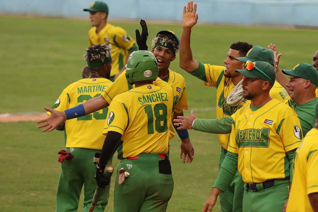 YamileRamosCord's tweet photo. Feliz día de la cultura física y el deporte; a los atletas, practicantes, entrenadores y aficionados. #UnidosXCuba #PinardelRío https://t.co/QdRXJDQKEZ