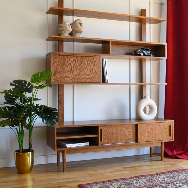 RetroToGo's tweet image. Bookcases, room dividers, call them what you will. But I’ve gone for the top 20 midcentury modern shelving units in this round-up. A good few in the sale right now too. bit.ly/4p7w9oV