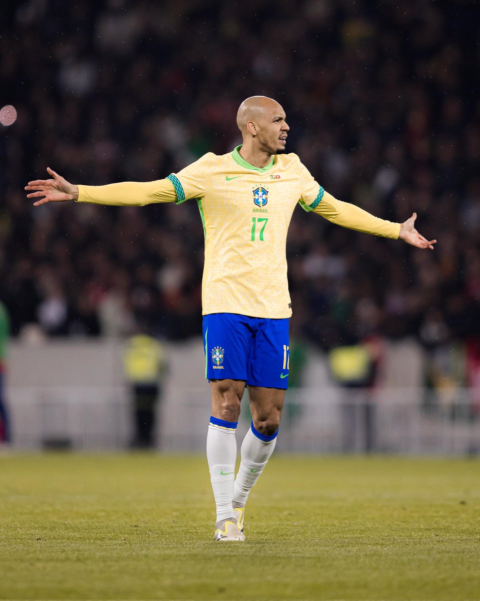 Muito feliz estar de volta. E o sentimento é o mesmo da primeira vez... É e sempre será uma honra vestir essa camisa. 🇧🇷🙏🏽