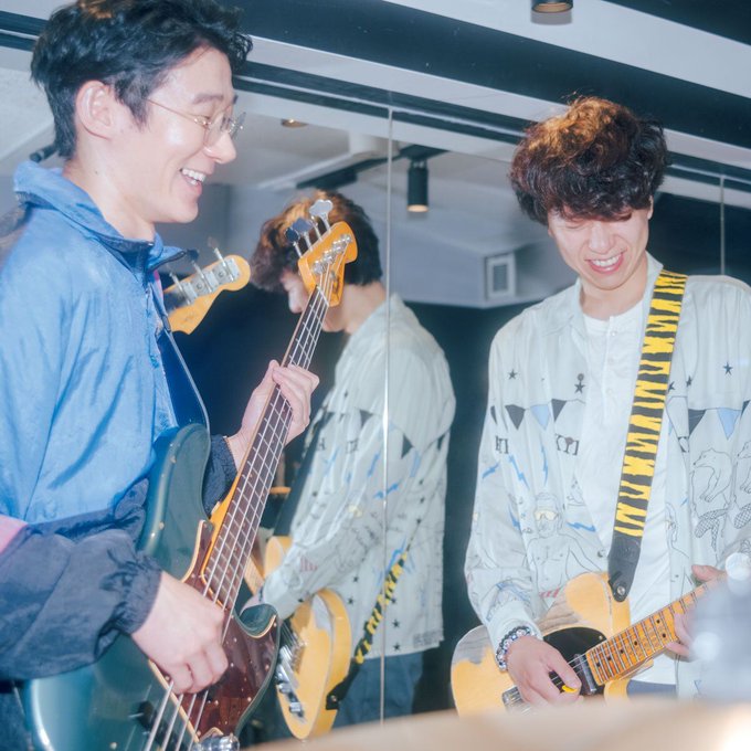 コンビではないけれど、特別な繋がりを持つ芸人2人を招く人気連載「相方未満」。

BRUTUS最新号「美しき、日本映画。」には、ロングコートダディ・堂前透さん@lcd_doma× ニッポンの社長・辻皓平さん@tsujiclassicが登場！