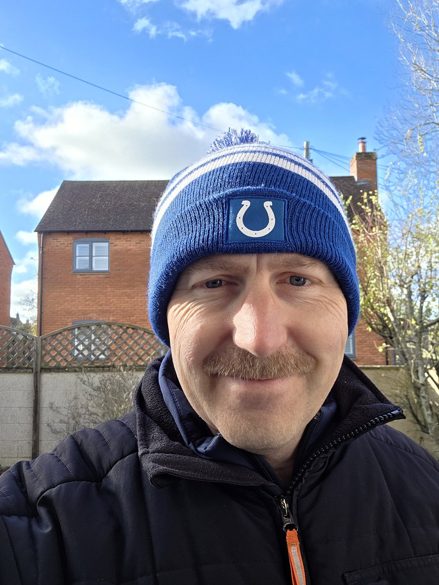 The weather may feel bloody cold without my beard, but the chevron must stay for another 10/11 days. 🥸

Thanks to those who have donated so far but FYI any new donations from the 20th will get £20 on top from Gillette...
#Movember
Support my fundraiser: movember.com/m/15384101?mc=…